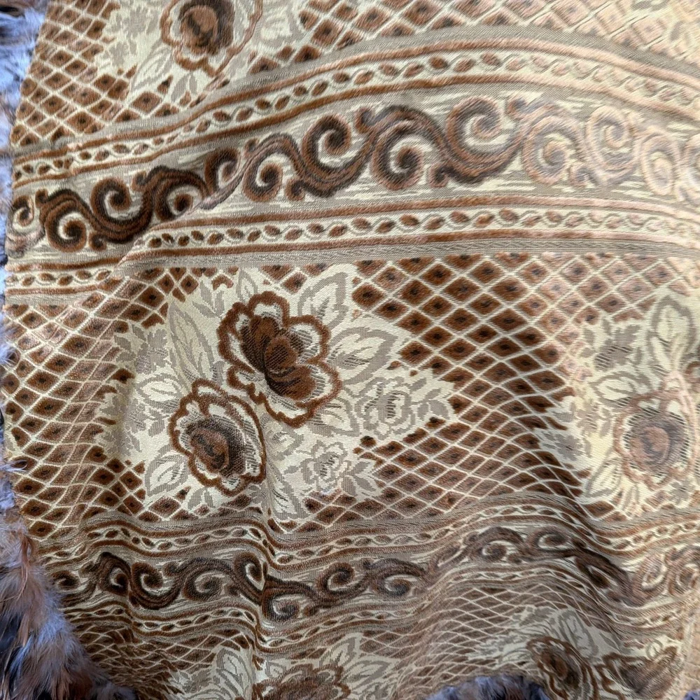 Neiman Marcus Baroque Throw , Sofa Chair Table Cover , Wall Hanging W feathers‎
